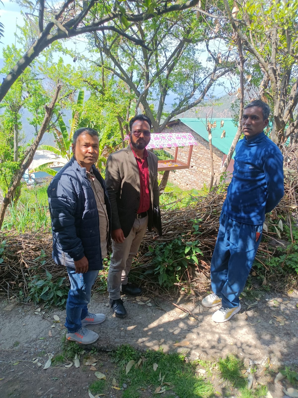 Feeding Station - Bansmahtoli